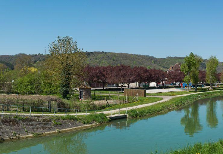 Arrivée de la rigole d'alimentation en aval du pont sur écluse 95Y.