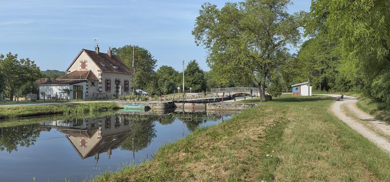 Site de l'écluse 01 de l'embranchement de Vermenton, dite d'Accolay (canal du Nivernais)