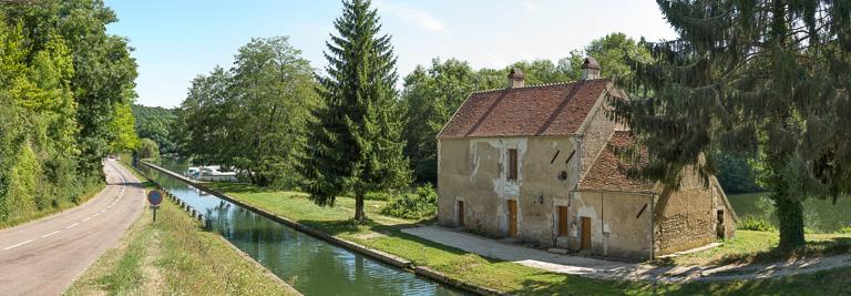 Vue générale de la maison de garde.