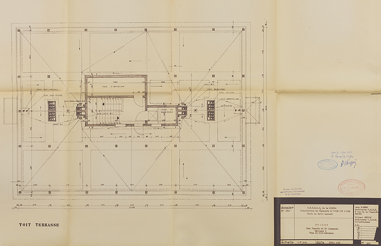 Bâtiment A à K : troisième tranche de 52 logements, bâtiment G, plan du toit-terrasse ; L. Robert, G. Denise, avril 1965. (Archives municipales Cosne-Cours-sur-Loire, 200 W 20 - PC 821)