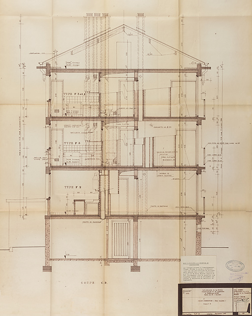 Bâtiment A à K : deuxième tranche, bâtiment E, coupe ; L. Robert, G. Denise, septembre 1962. (Archives municipales Cosne-Cours-sur-Loire, 200 W 12 - PC 592)