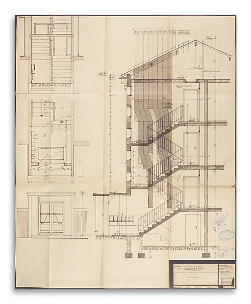 Bâtiment A à K : première tranche de 48 logements, bâtiment A, B, C et D, plan, coupes et élévation de la cage d'escaliers ; L. Robert, G. Denise, décembre 1961. (Archives municipales Cosne-Cours-sur-Loire, 200 W 11 - PC 542)