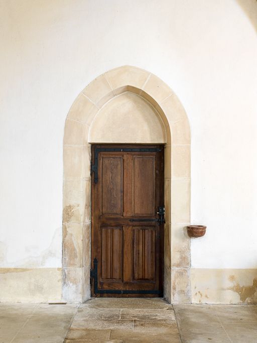 Vue de la porte d'entrée.