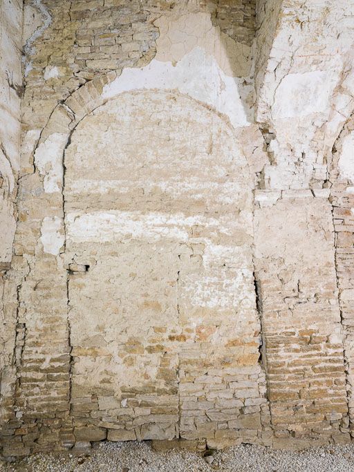 Ancienne chapelle : vue du mur est.