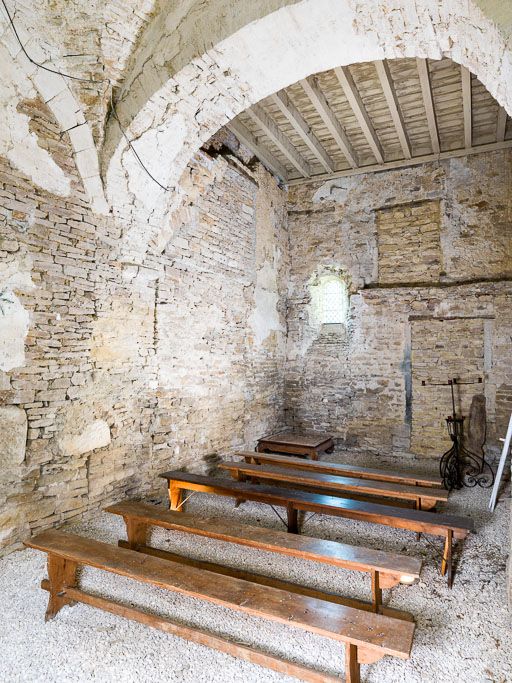 Ancienne chapelle : vue vers le sud, de trois-quarts.