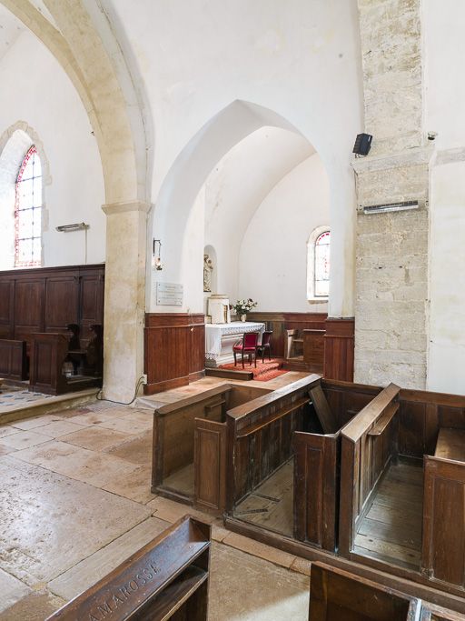 Choeur et chapelle sud-ouest de trois quarts.