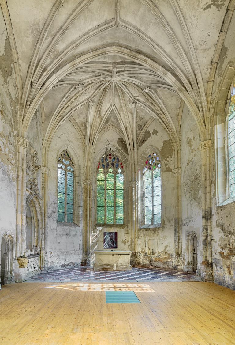 Intérieur de la chapelle, le choeur.