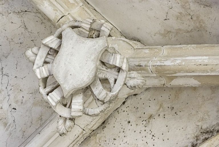 Intérieur de la chapelle : clef de voûtes.