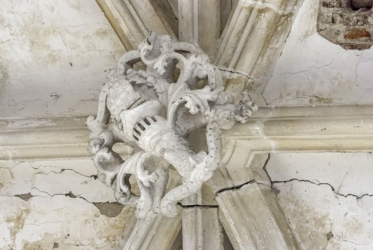Intérieur de la chapelle : clef de voûtes.