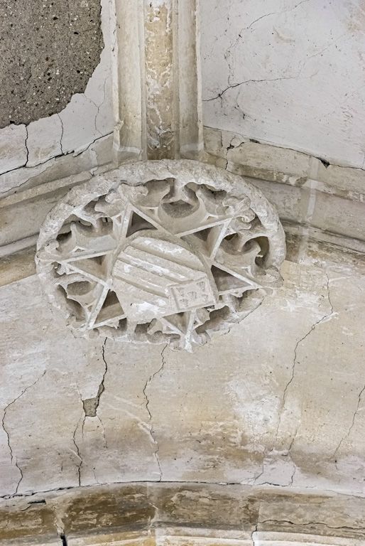 Intérieur de la chapelle : clef de voûtes.