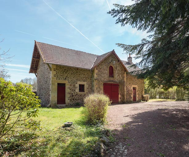 Façade principale donnant sur la villa.