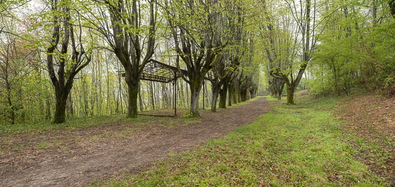 Vestiges des promenoirs d'Ernest Panz remontés sur le site de Pougues-Bellevue.