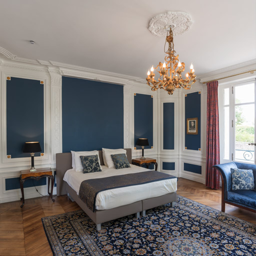 Vue intérieure du grand salon, au rez-de-chaussée.