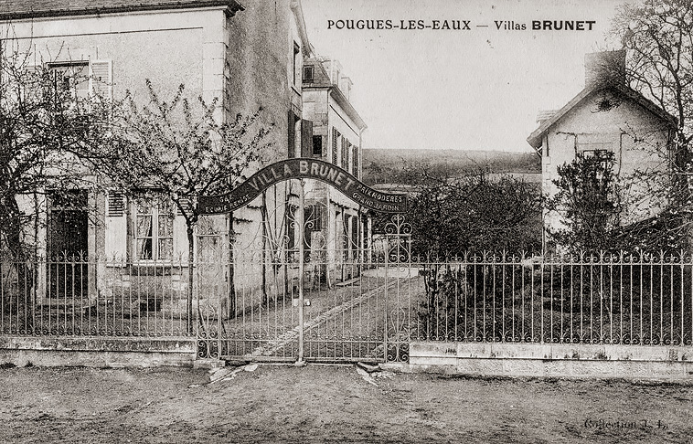 Entrée sur la rue, vers 1908.