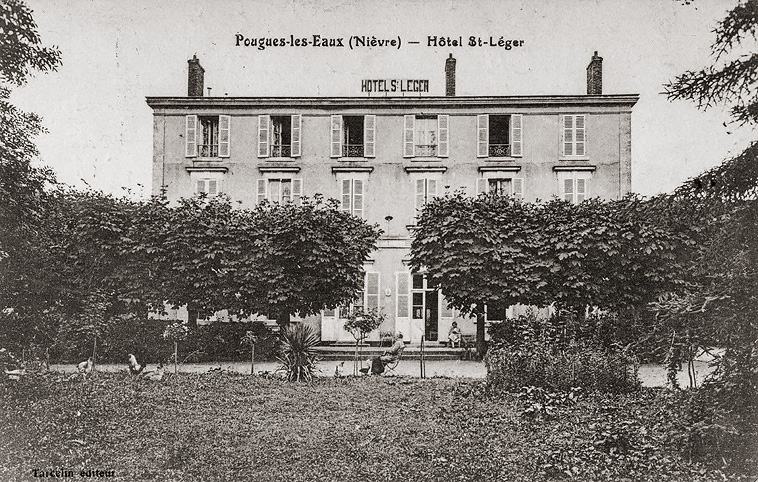 Façade après l'ajout d'un second étage carré.