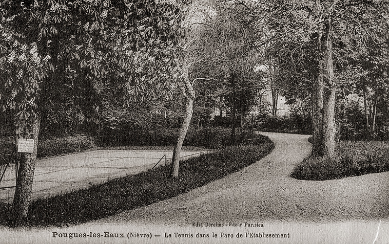 Vue du deuxième tennis, près du Splendid-Hôtel.