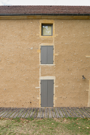 Travée de la façade antérieure de la maison