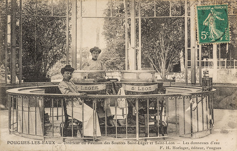 Donneuses d'eau (années 1910).