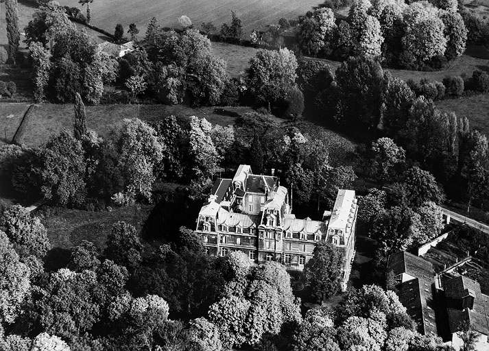 Vue aérienne de l'hôtel en 1958.
