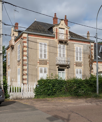 Façade de la demeure 16 avenue de Paris.