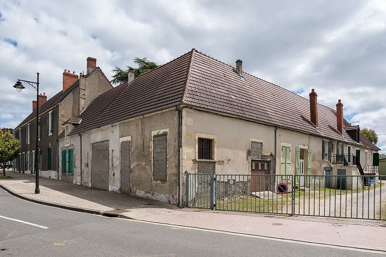 Vue depuis l'avenue de la Gare.