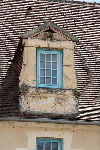 Lucarne.