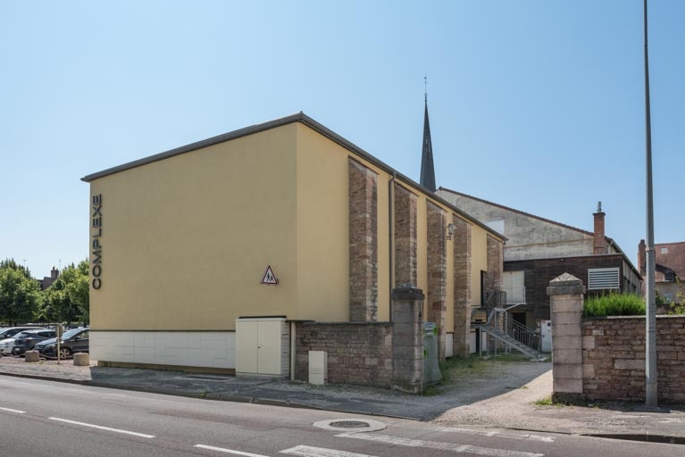 Façades postérieure et latérale droite.