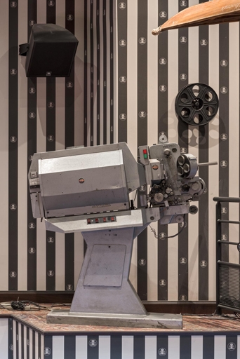 Projecteur de l'Officine Prevost Milano.
