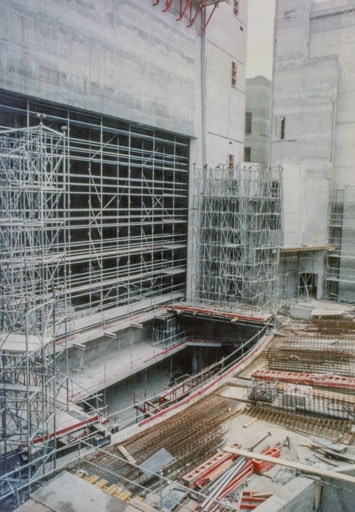 Construction : fosse d'orchestre et cadre de scène. 28 octobre 1996.