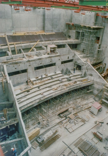 Construction : 1er balcon. 2 février 1997 (?).