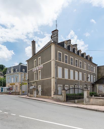Façade est et façade nord.