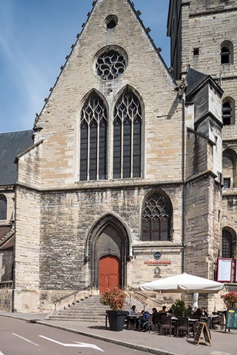 Façade sud : extrémité du transept.
