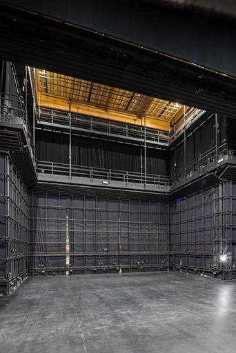 Théâtre : la scène.
