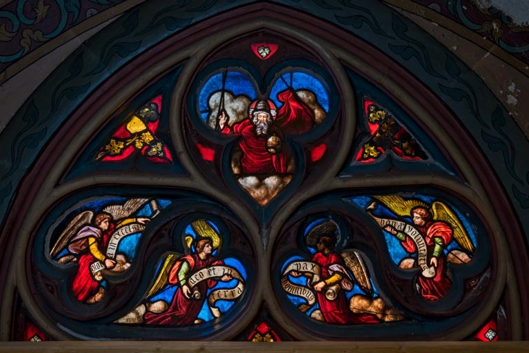 3e chapelle sud (à droite) : partie supérieure. Les trois verrières figurées (Just de Bretenières, saint Joseph et l'Enfant, saint François de Sales) sont partiellement masquées.