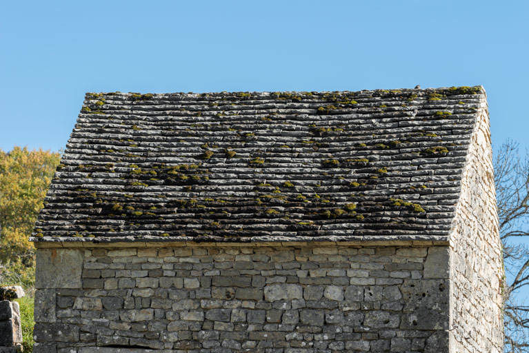 Détail de la toiture côté ouest. 