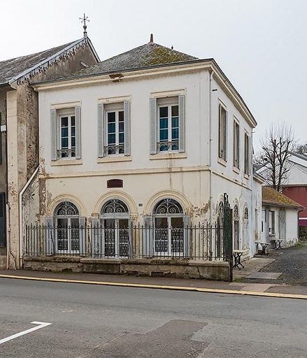 Façades sur l'avenue de la Libération.