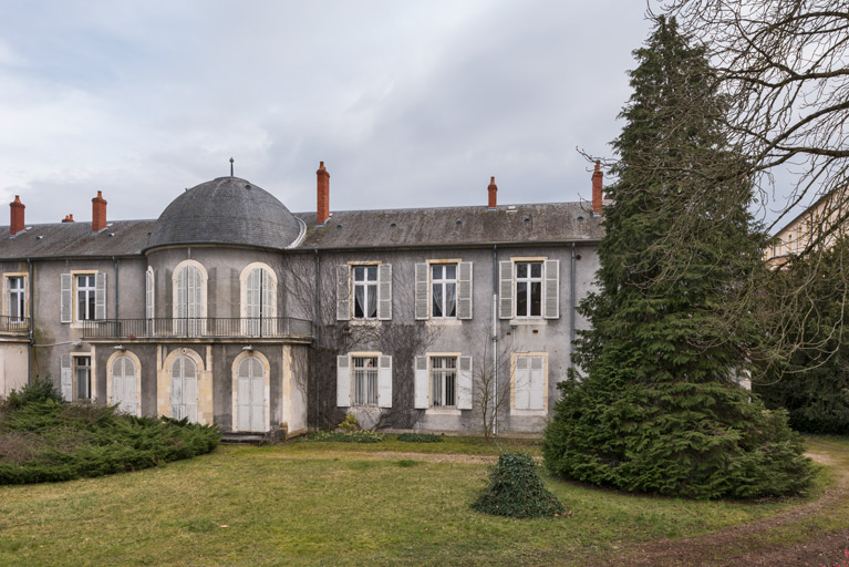 Façade sur le jardin, partie ouest.