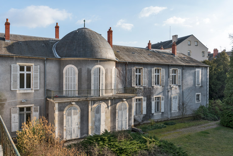 Façade sur le jardin, partie ouest.