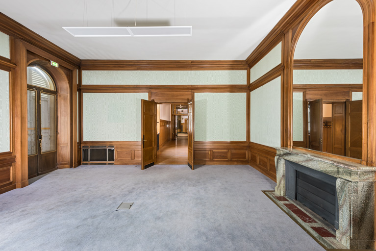 Rez-de-chaussée, salle du conseil.