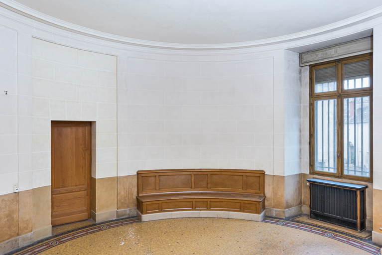 Rez-de-chaussée, vestibule du public.