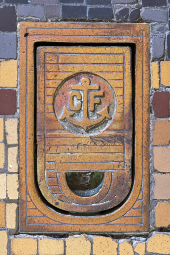 Grille séparant le hall du public et l'antichambre de la salle du conseil, battement (modèle n° 408 de la manufacture Camion Frères).