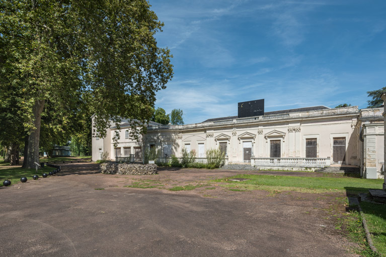 Façade, vue depuis le sud-ouest.