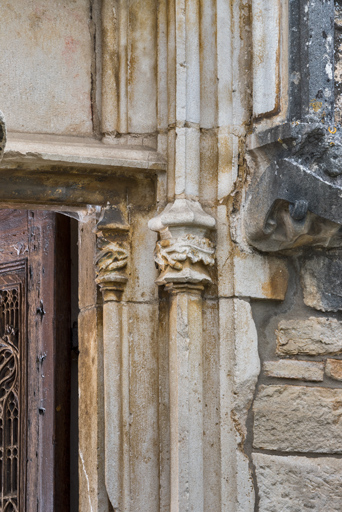 Piédroit, détail de la partie supérieure, droite.