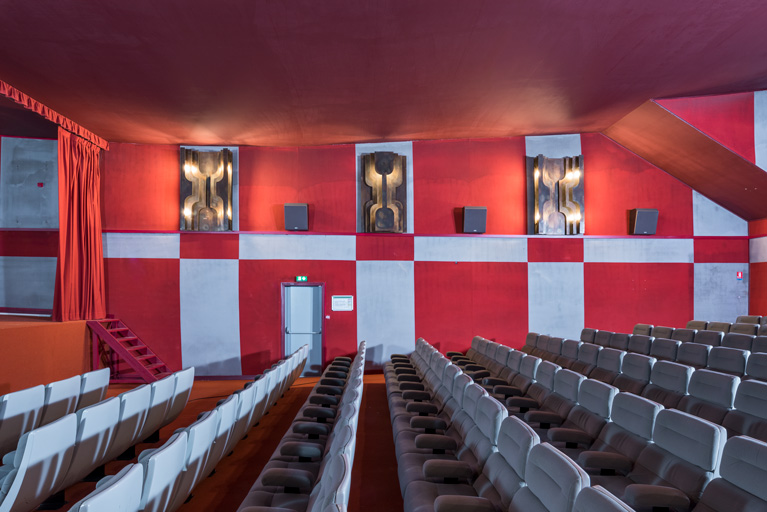 Salle 1 : paroi latérale droite (côté promenade).