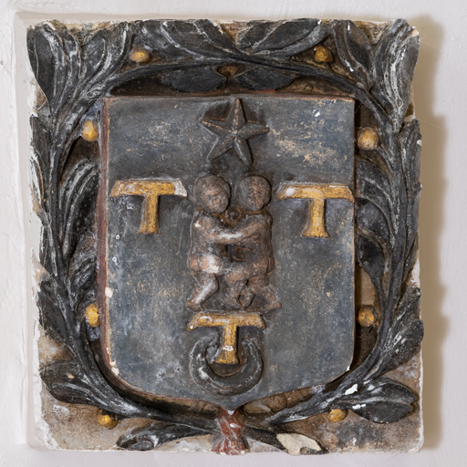 Ancienne chapelle : blason.