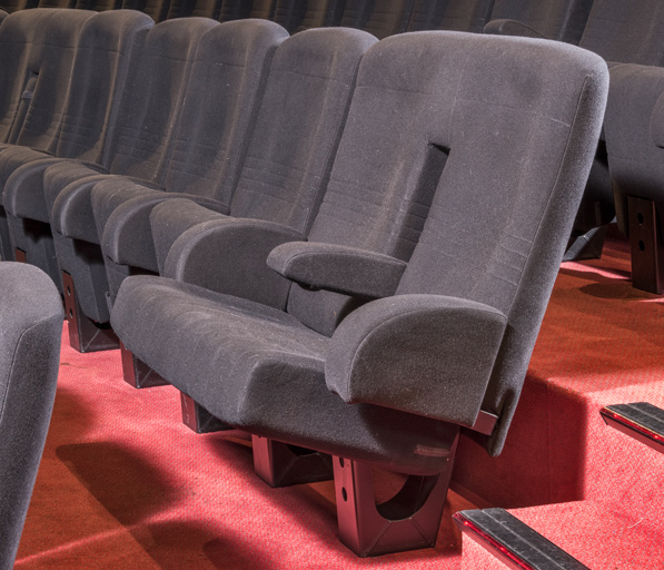 Salle 8 : fauteuil duo.