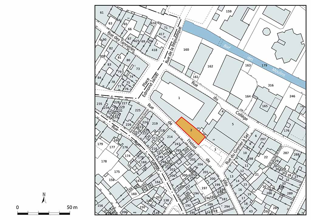 Plan-masse et de situation. Source : Direction générale des Finances Publiques - Cadastre ; mise à jour 2022, section AN, 1/500 réduit à 1/1 000.