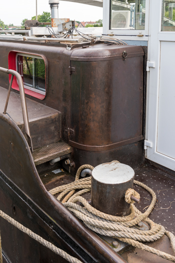 Accès au compartiment moteur, fermé.
