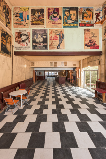 Salle inférieure : vue depuis l'écran.