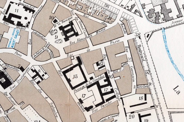 Plan d'Auxerre édité par Albert Gallot, imprimeur. [Détail : 16 Théâtre, rue du Collège, et emplacement du cinéma Botex, à l'angle des rues de Paris et Française]. S.d. [1903].